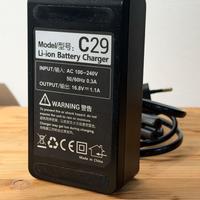 Godox Caricabatteria C29 per AD200 / AD200Pro/300