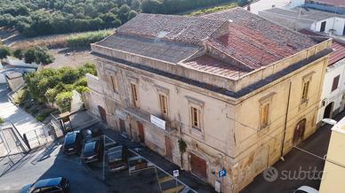 Prestigiosa Casa Storica Indipendente con Giardino