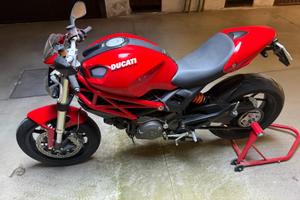 Ducati Monster 1100 09