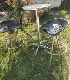 TAVOLLINO E DUE SEGGIOLINI