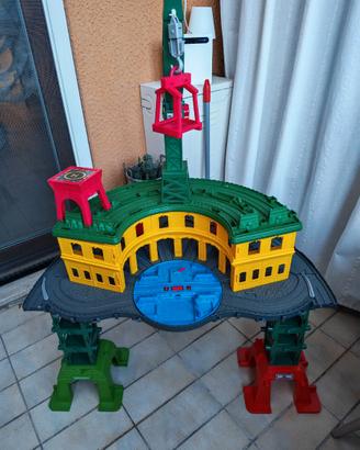 Trenino Thomas mega Station FISHER PRICE