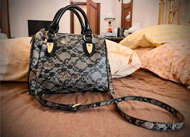 Borsa Liu Jo bege con stampa pizzo nero