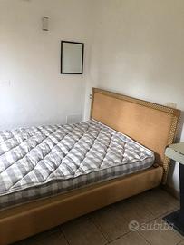 Struttura letto matrimoniale con base