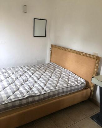Struttura letto matrimoniale con base