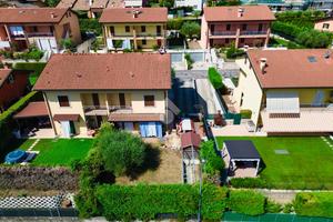 PORZIONE DI BIFAMILIARE A SONA