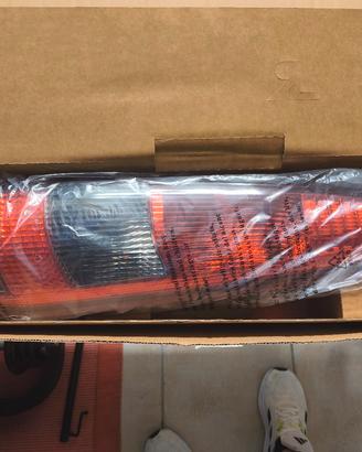 Faro Posteriore DX Ford Fiesta MK5