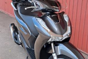  Honda SH150 cc  