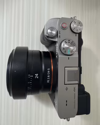 Sony Alpha 7C + sony FE 24mm f/2,8 serie G