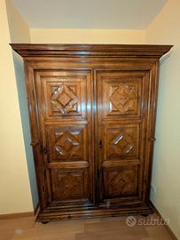 ARMADIO PIEMONTESE del '700 IN NOCE , RESTAURATO