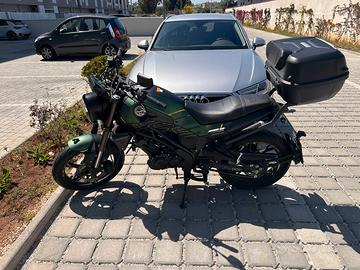 Benelli Leoncino 125