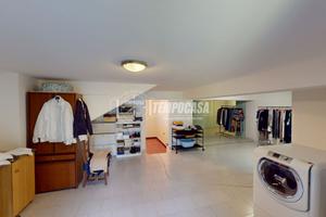 ELEGANTE VILLETTA CON DUE UNITA' ABITATIVE E AMPIO