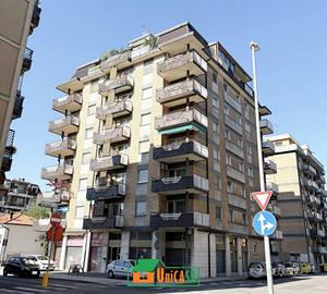 Appartamento di 120 m² con 4 locali e box auto a M