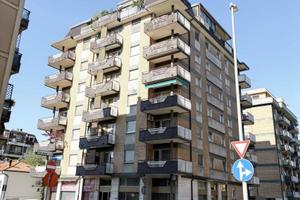 Appartamento di 120 m² con 4 locali e box auto a M