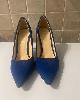 Scarpe blu elettrico