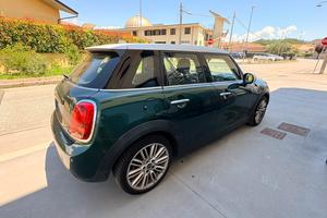 Mini cooper D 5 porte automatica british green