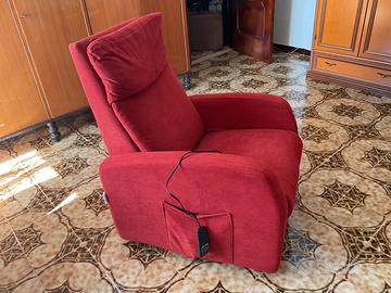 Poltrona relax con comandi elettrici