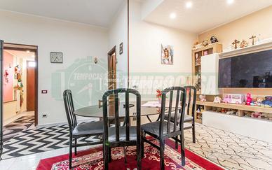 TRILOCALE IN CORTE SU DUE LIVELLI - SENZA SPESE CO