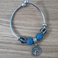 Bracciale con ciondoli blu 