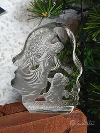 Angelo e Putti scolpiti su vetro altezza cm. 8