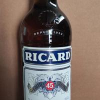 Bottiglia di Aperitif Anise Ricard