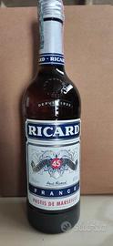 Bottiglia di Aperitif Anise Ricard