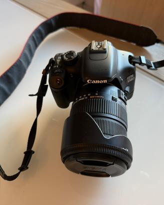 Canon EOS 550d con accessori