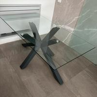 Tavolo moderno in vetro temperato