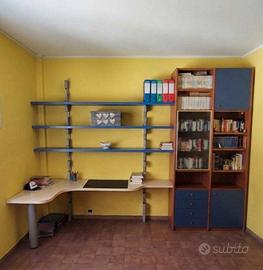 Camera (scrivania, libreria, armadio, 2 comodini)