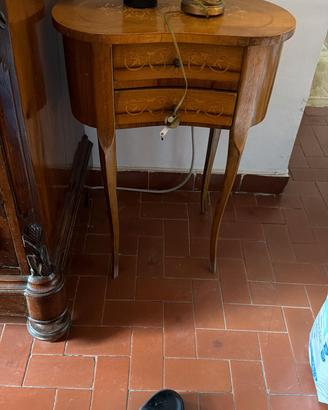 comodino antico