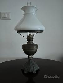 Lampada ad olio antica