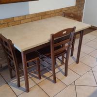 Tavolo + 3 sedie