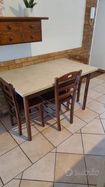 Tavolo + 3 sedie