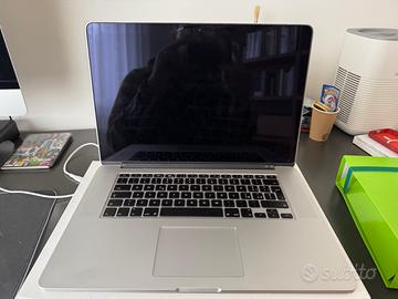 Mac Book Pro - 15" - 16GB / 512GB / 2G (mid 2015)