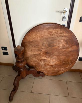 Tavolo rotondo in legno massello