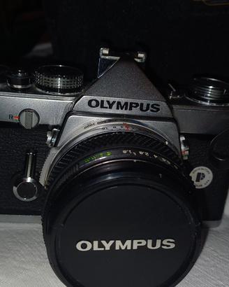 macchina fotografica Olympus OM-1