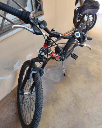 bicicletta Mountain bike 