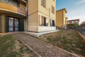 Rif. AC674 Trilocale con giardino e ingresso indip