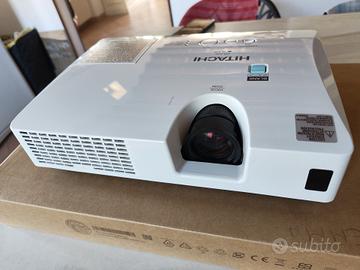 videoproiettore Hitachi lcd