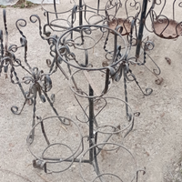 Porta vasi in metallo