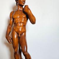 Statua in legno raffigurante David di Michelangelo