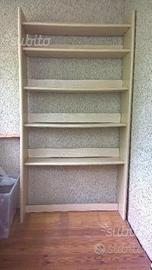 Libreria in legno per ufficio o camera bambini