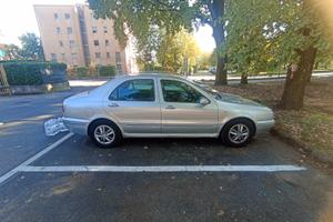 Lancia Lybra 1.6 berlina (accetto offert3)