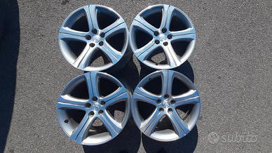 Cerchi 18 Peugeot con sensori di pressione 