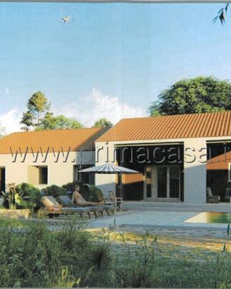 Ampio Lotto edificabile con magazzino - RIF 302