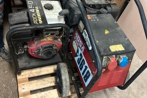 Generatore di corrente 220 e 380 uno come ricambi