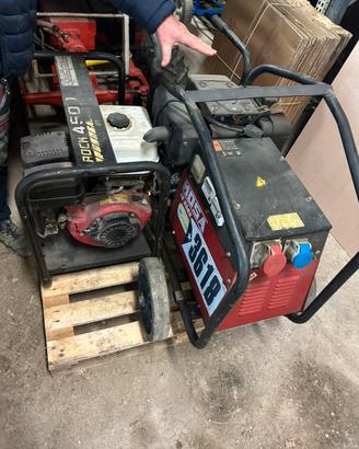 Generatore di corrente 220 e 380 uno come ricambi