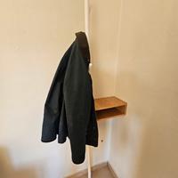 Appendiabiti stile nordico con mensolina in legno 