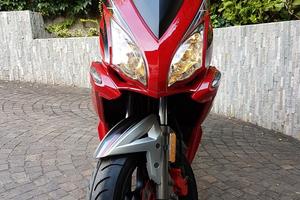 SCOOTER EAGLE 125cc ROSSO ANCHE IN COMODE RATE