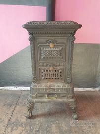 stufa vintage in ghisa