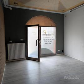 NEGOZIO A CESENA